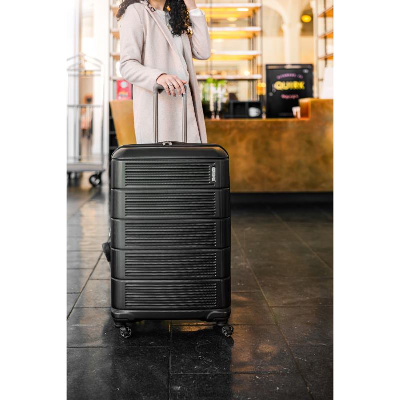 Stratum 2.0 28'' Spinner 0HTH439 American Tourister Jet Black Luggage